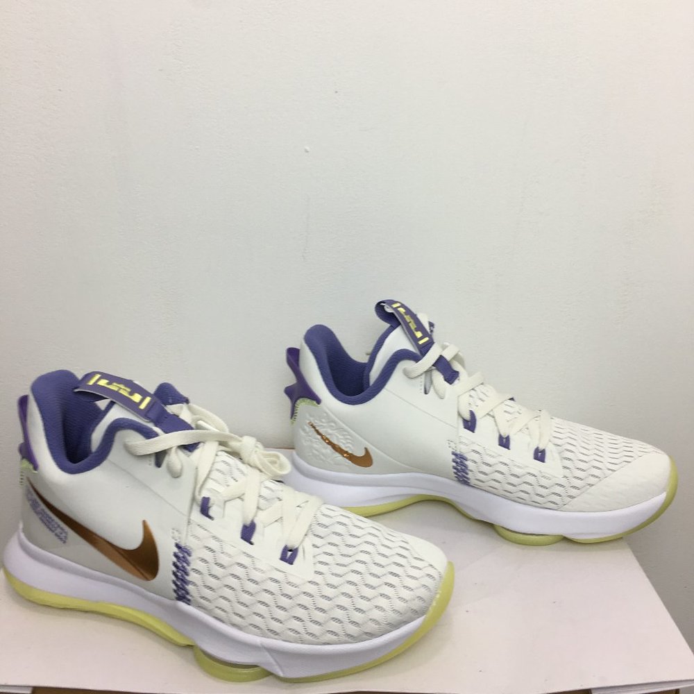 Nike LeBron Witness V Shoes
